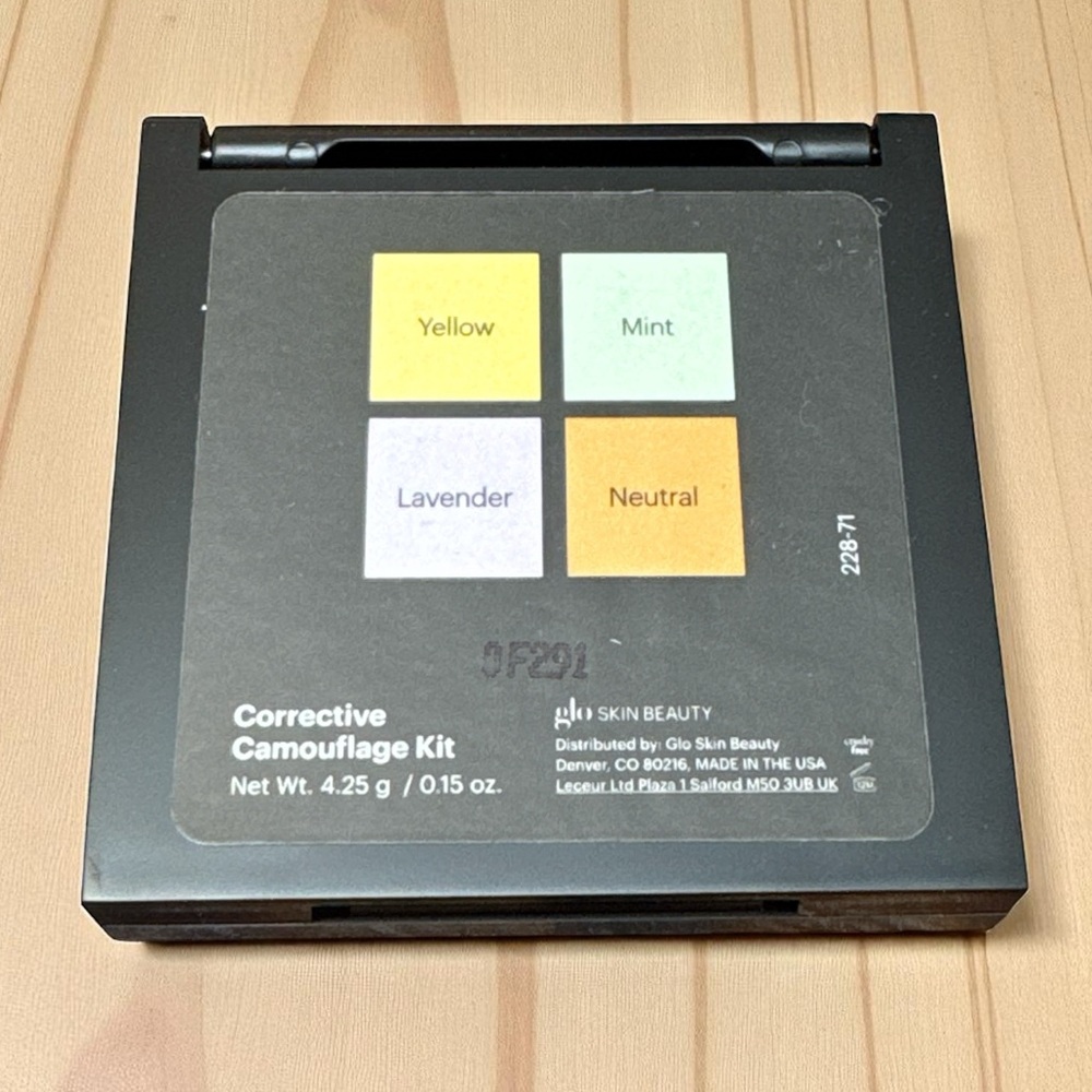 Corrective Camouflage Kit Glo Skin Beauty NIB - Picture 3 of 3